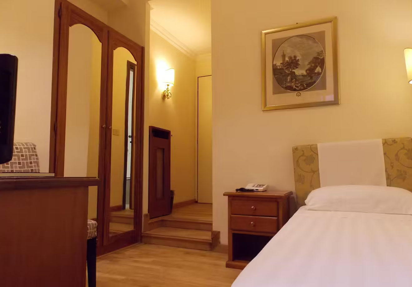 Single Rooms in rome