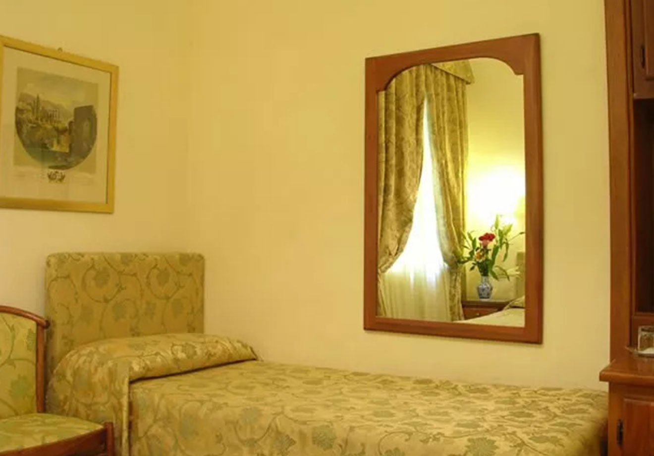 Single Rooms in rome