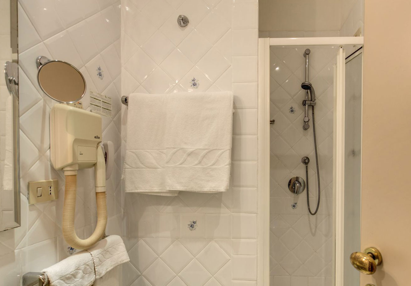 Single Rooms in rome