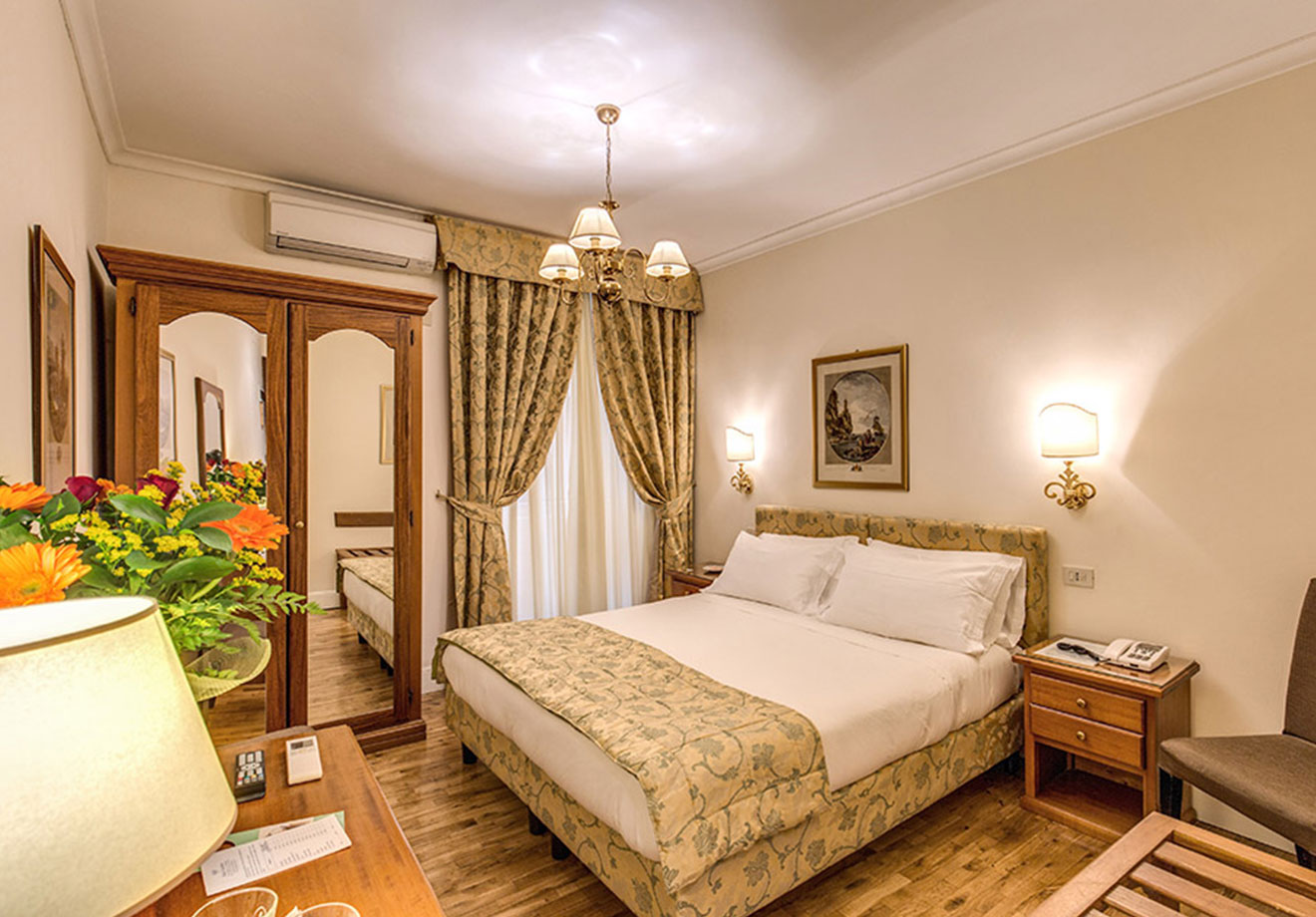 Small Double rooms in rome