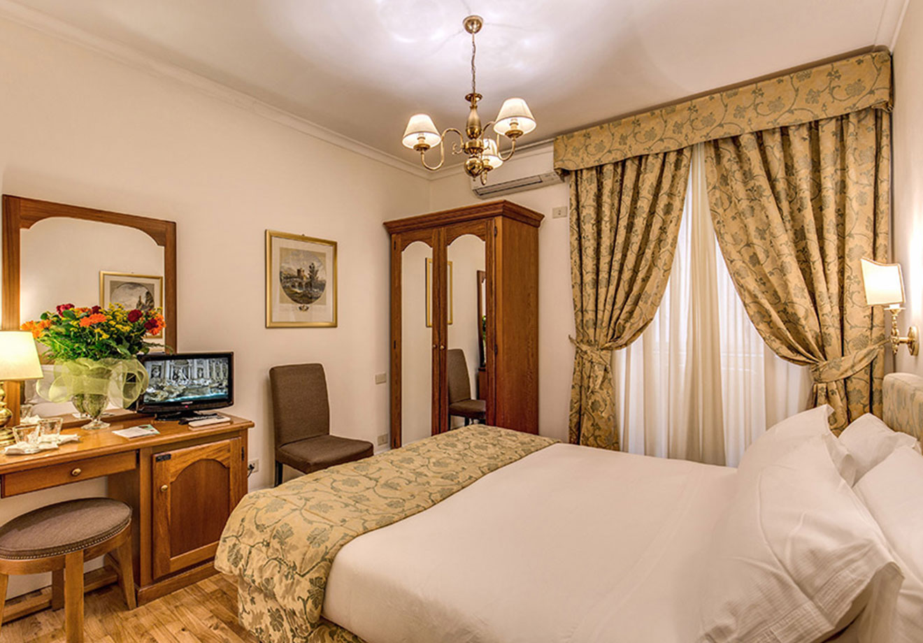 Small Double rooms in rome