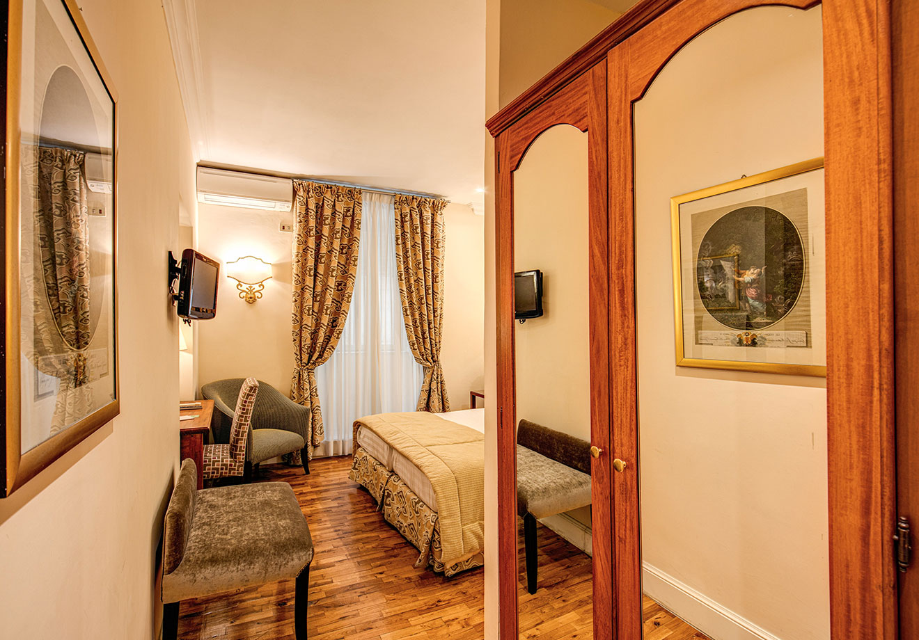 Small Double rooms in rome