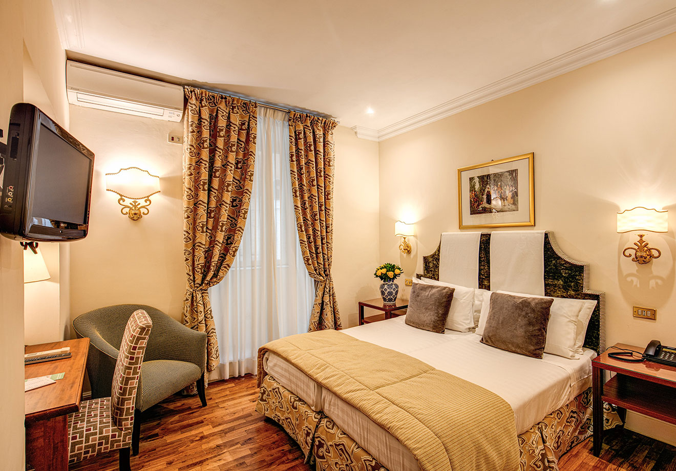 Small Double rooms in rome