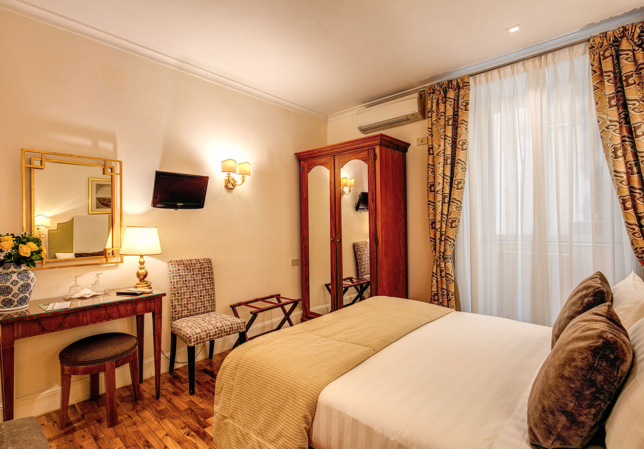 Standard Double Rooms in rome