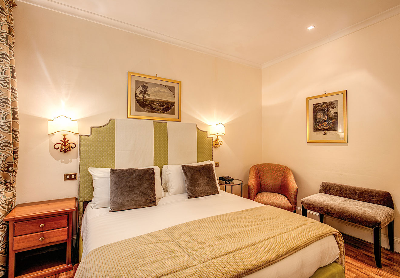 Standard Double Rooms in rome